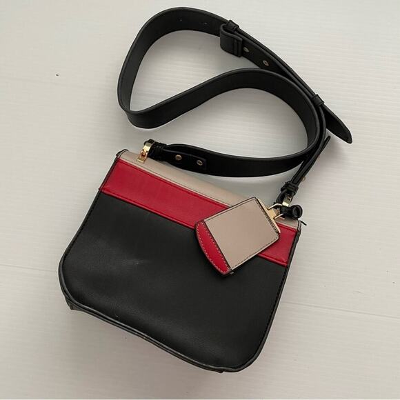 Carpisa crossbody bag purse black red and tan - Picture 2 of 8